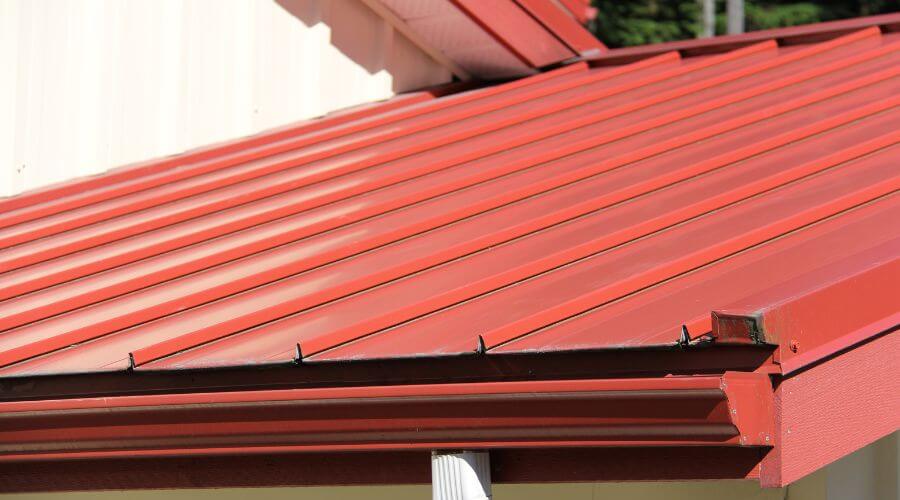 Professional gutter cleaning services in Red Mountain, CA